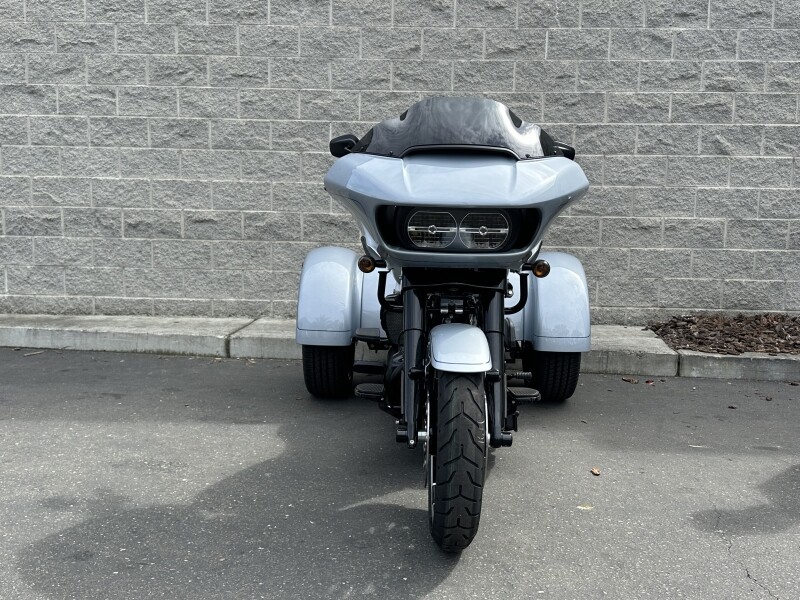 Harley-Davidson Road Glide 3 2024 FLTRT 84452049 ATLAS SLV MTLIC W/ PINSTRIP - Photo 2