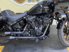 2024 Harley-Davidson<sup>®</sup> Low Rider<sup>®</sup> ST Vivid Black thumb 1