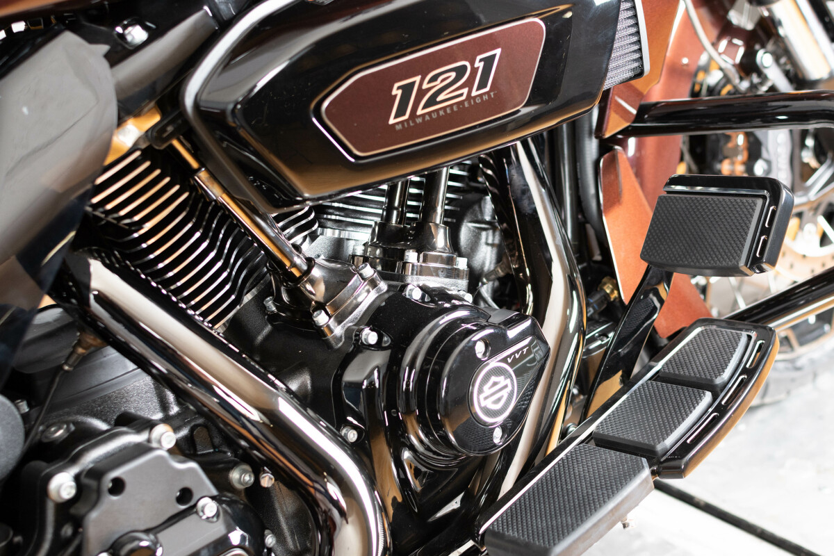 2024 Harley-Davidson® CVO™ Road Glide® FLTRXSE, photo 8