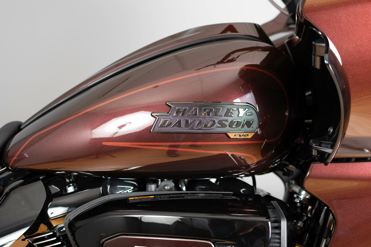 2024 Harley-Davidson® CVO™ Road Glide® FLTRXSE, photo 11