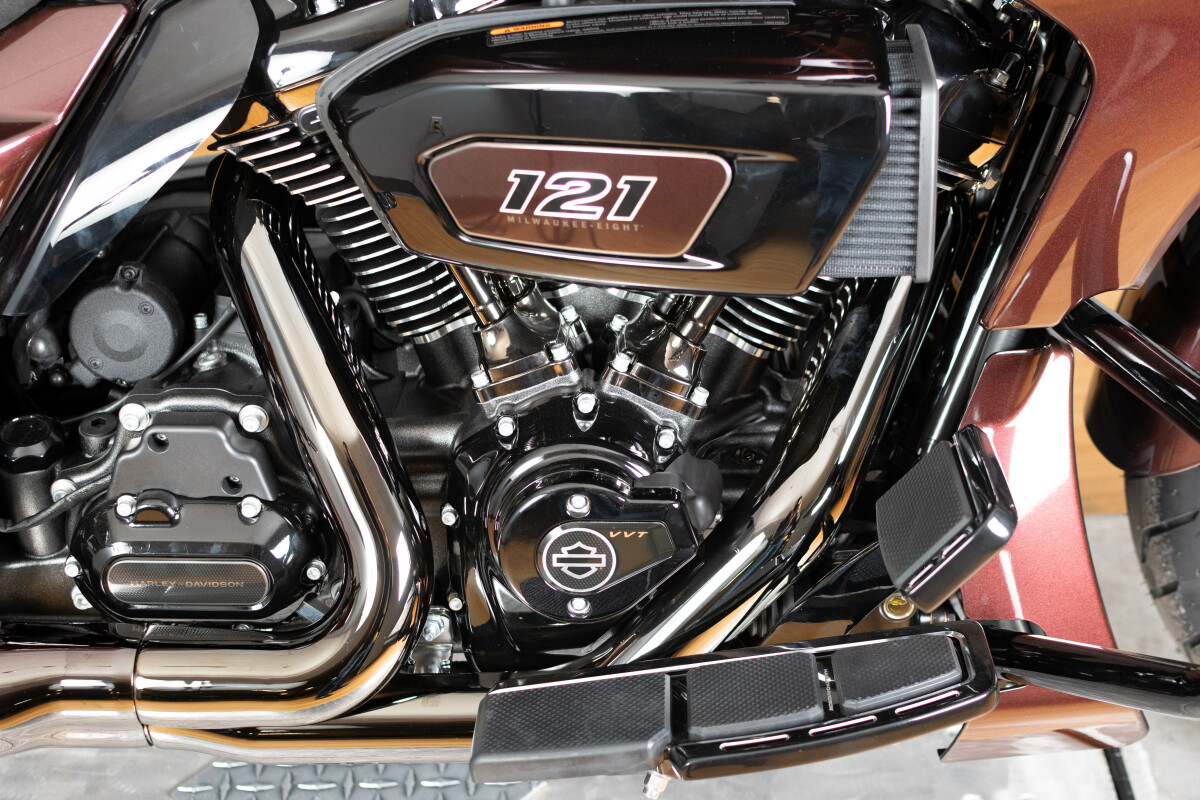 2024 Harley-Davidson® CVO™ Road Glide® FLTRXSE, photo 6