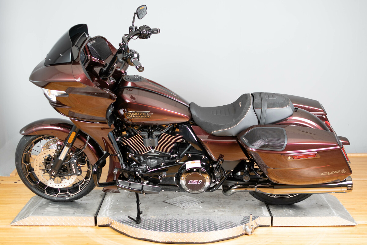 2024 Harley-Davidson® CVO™ Road Glide® FLTRXSE, photo 17