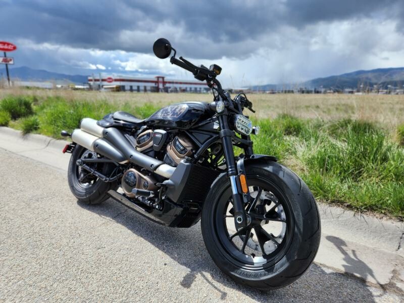 2024 Harley-Davidson<sup>®</sup> Sportster<sup>®</sup> S Vivid Black