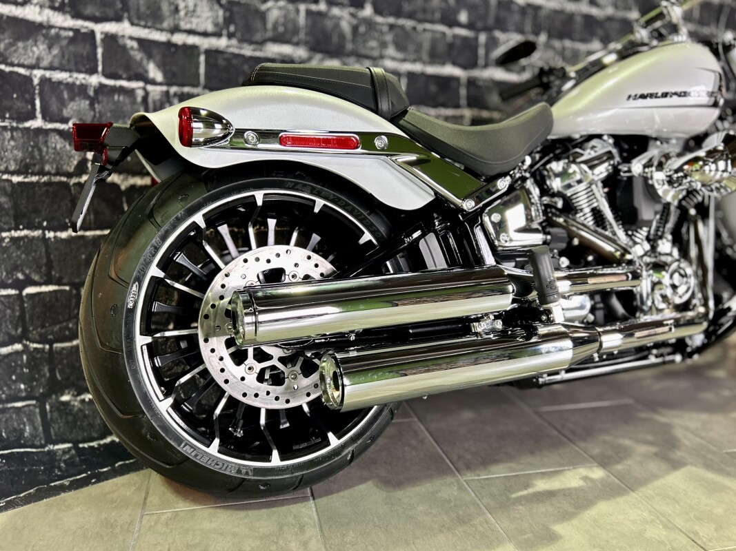 2024 Harley-Davidson Breakout 117 in White Onyx Pearl - Photo 7