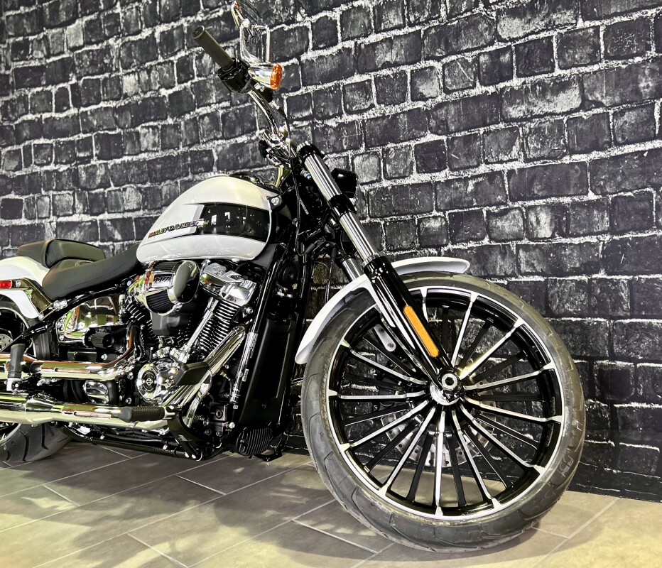 2024 Harley-Davidson Breakout 117 in White Onyx Pearl - Photo 5
