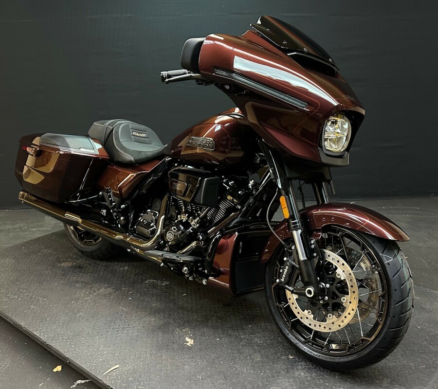 Harley-Davidson CVO Street Glide 2024 FLHXSE COPPERHEAD - Photo 3