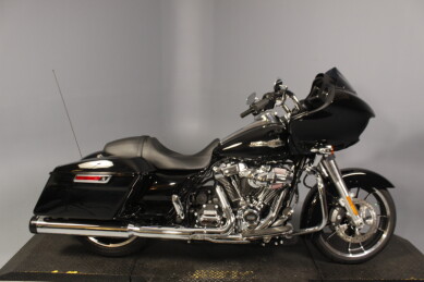 2023 Harley-Davidson<sup>®</sup> Road Glide<sup>®</sup> FLTRX