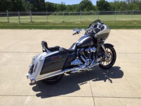 2019 FLTRXSE CVO™ Road Glide® thumb 0