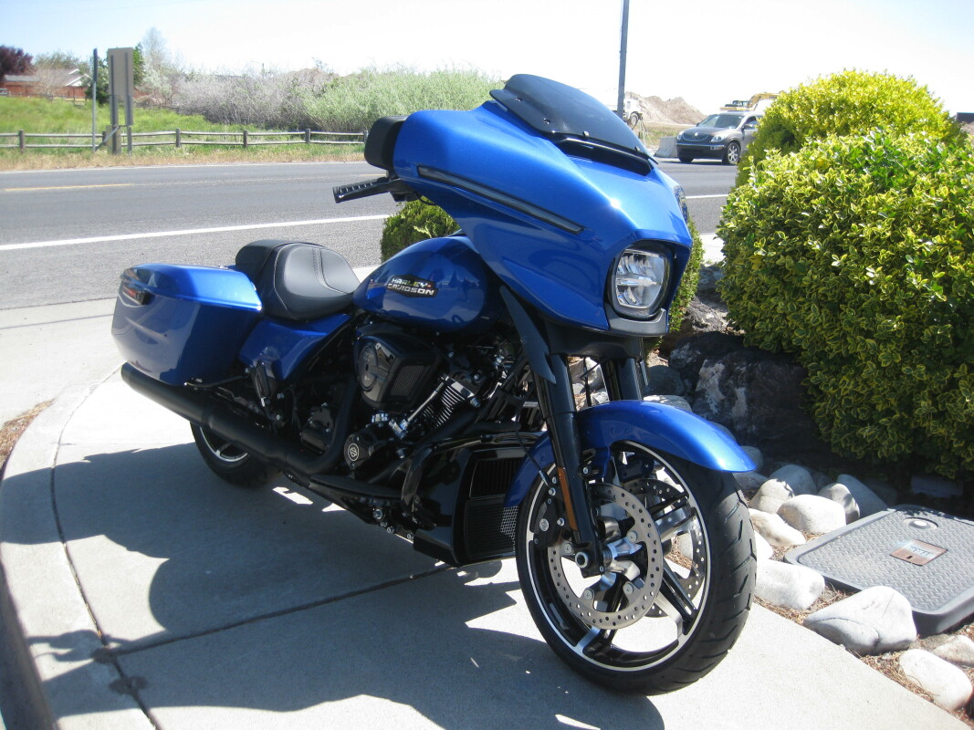 2024 Harley-Davidson Street Glide Blue Burst - Black Finish - Photo 4