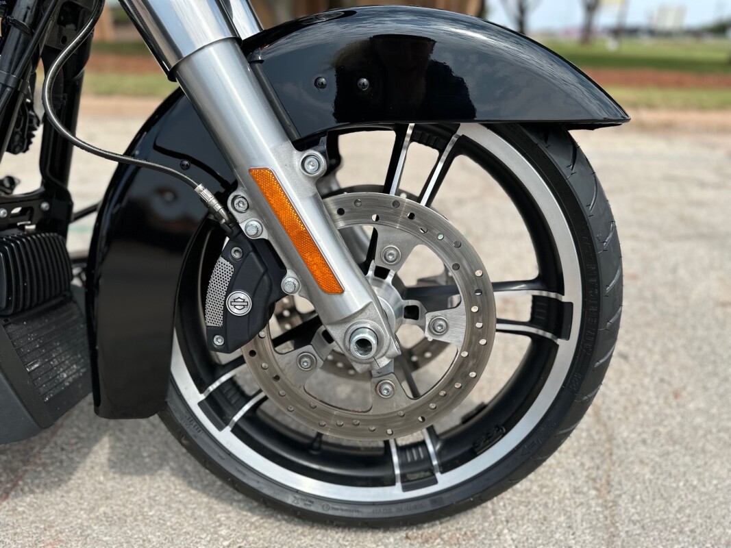 2017 Harley-Davidson Street Glide Special Black - Photo 6