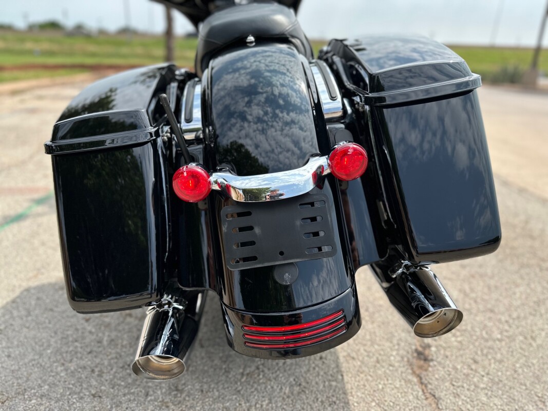 2017 Harley-Davidson Street Glide Special - Photo 10