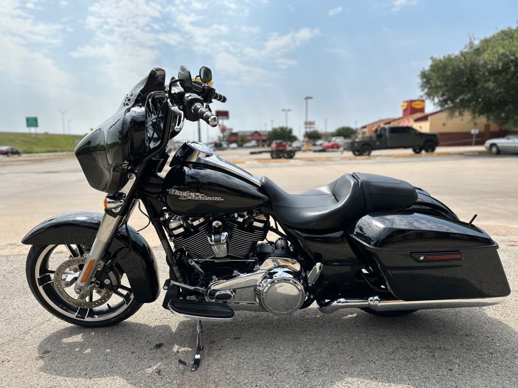 2017 Harley-Davidson Street Glide Special - Photo 9