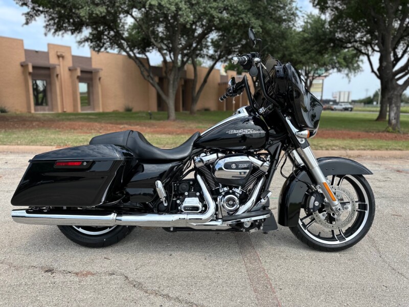 2017 Harley-Davidson® Street Glide® Special Black