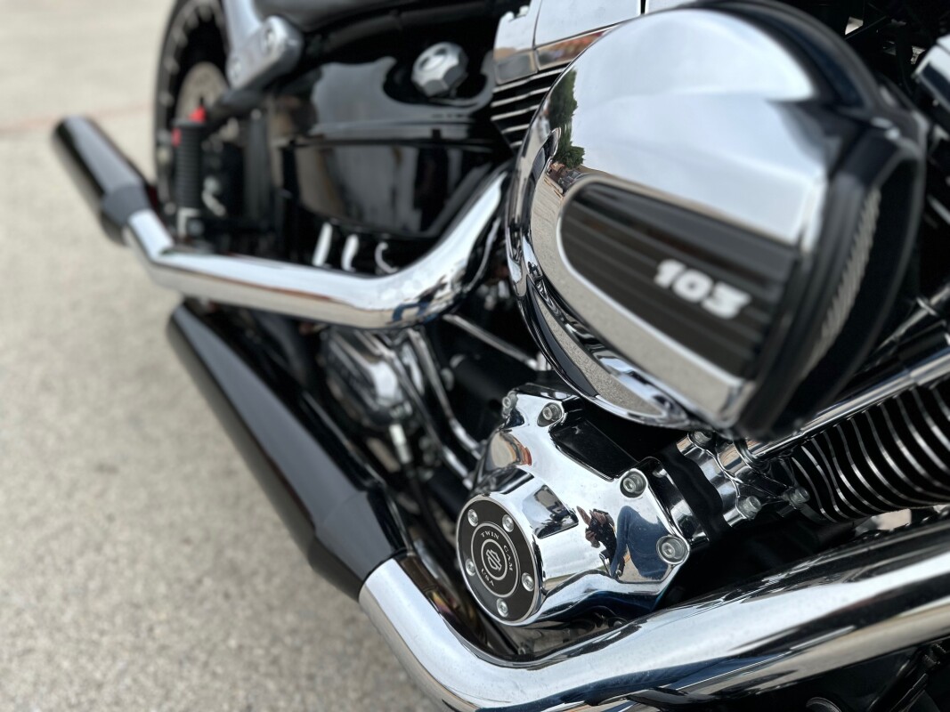 2017 Harley-Davidson Breakout Vivid Black - Photo 9