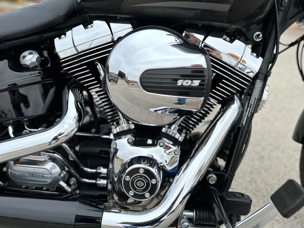 2017 Harley-Davidson Breakout Vivid Black - Photo 3