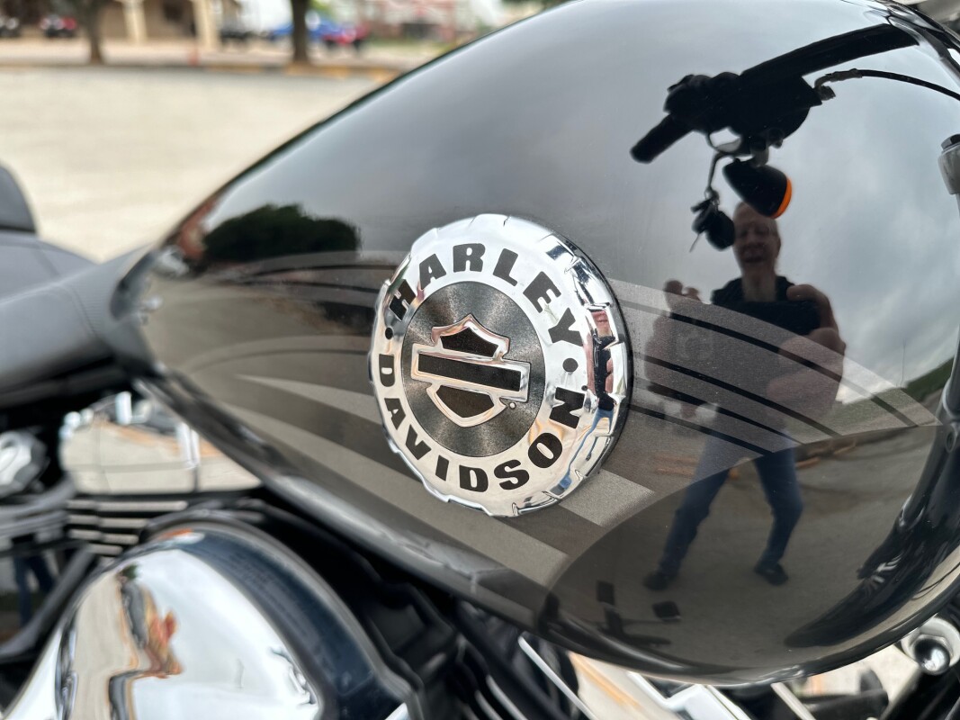 2017 Harley-Davidson Breakout Vivid Black - Photo 2