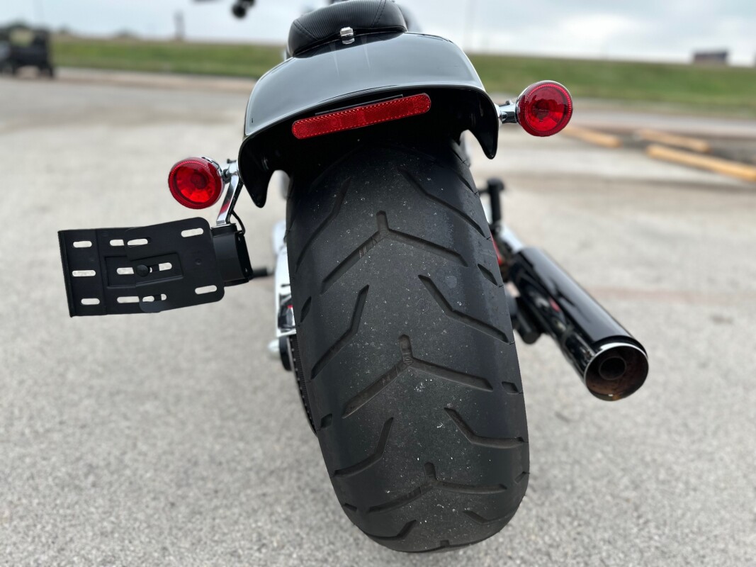 2017 Harley-Davidson Breakout Vivid Black - Photo 8