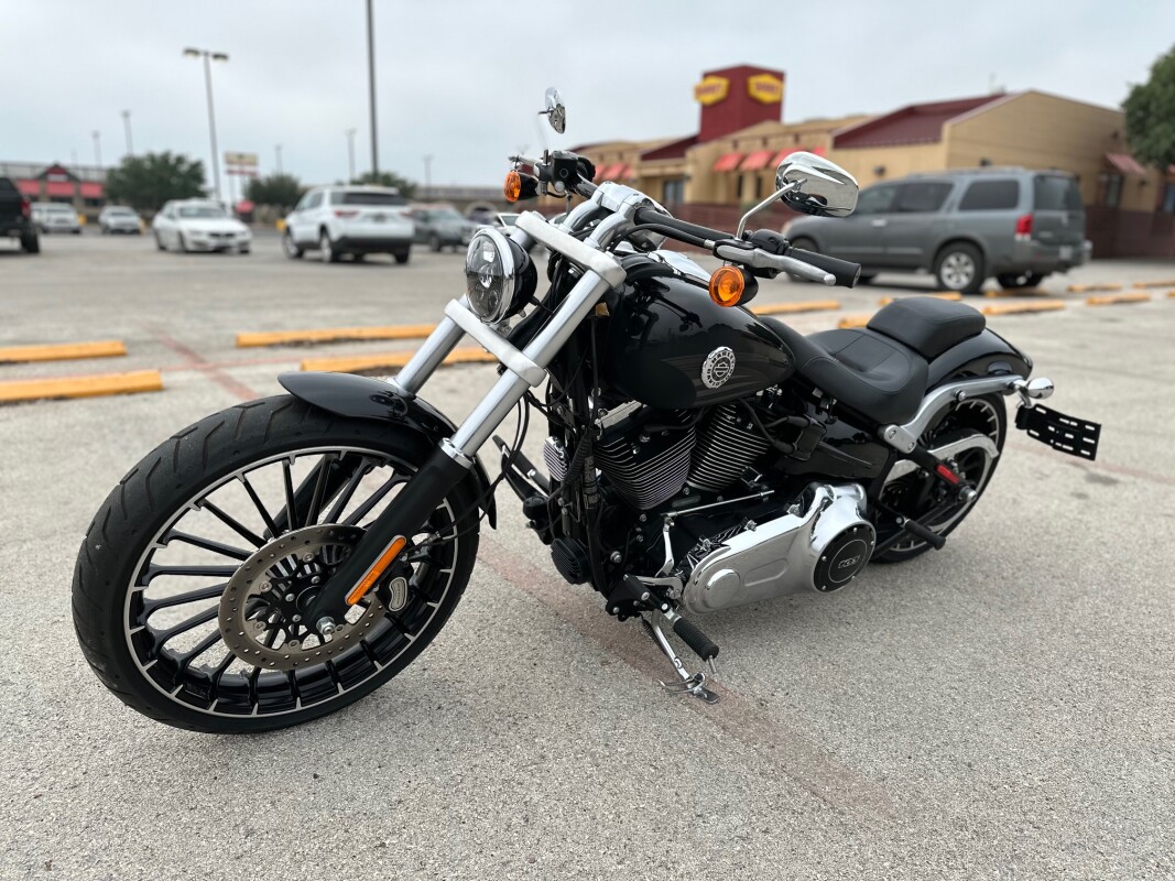 2017 Harley-Davidson Breakout Vivid Black - Photo 6