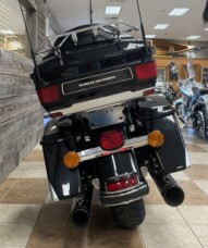 2013 Harley-Davidson<sup>®</sup> Electra Glide® Ultra Limited Two-Tone Midnight Pearl/Brilliant Silv thumb 2