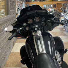 2013 Harley-Davidson<sup>®</sup> Electra Glide® Ultra Limited Two-Tone Midnight Pearl/Brilliant Silv thumb 1