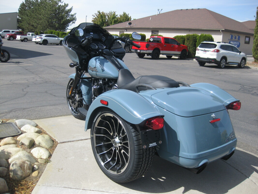 2024 Harley-Davidson Road Glide 3 Sharkskin Blue - Photo 6
