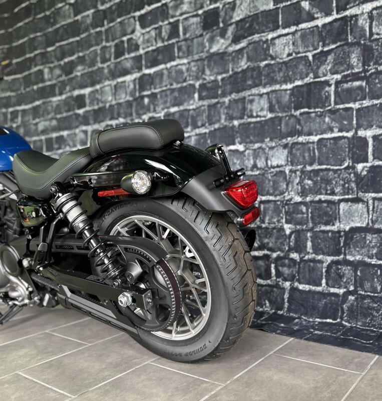 2023 Harley-Davidson Nightster Special Bright Billiard Blue – Black Finish - Photo 10
