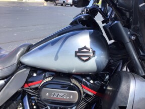 2019 FLHTKSE CVO™ Limited thumb 3