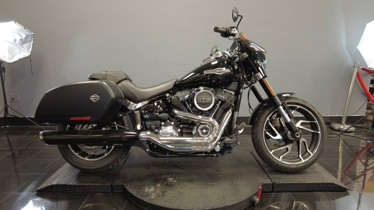 2020 Harley-Davidson® Sport Glide® FLSB | High Octane Harley-Davidson®