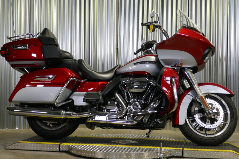 2019 Harley-Davidson® Road Glide® Ultra Wicked Red/Barracuda Silver