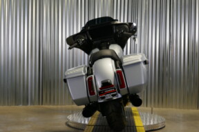 FLHX 2024 Street Glide® thumb 2