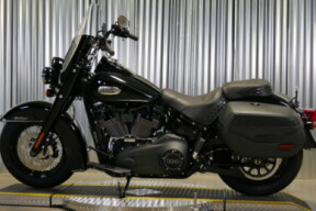 2024 Harley-Davidson® Heritage Classic Vivid Black - Black Finish thumb 0