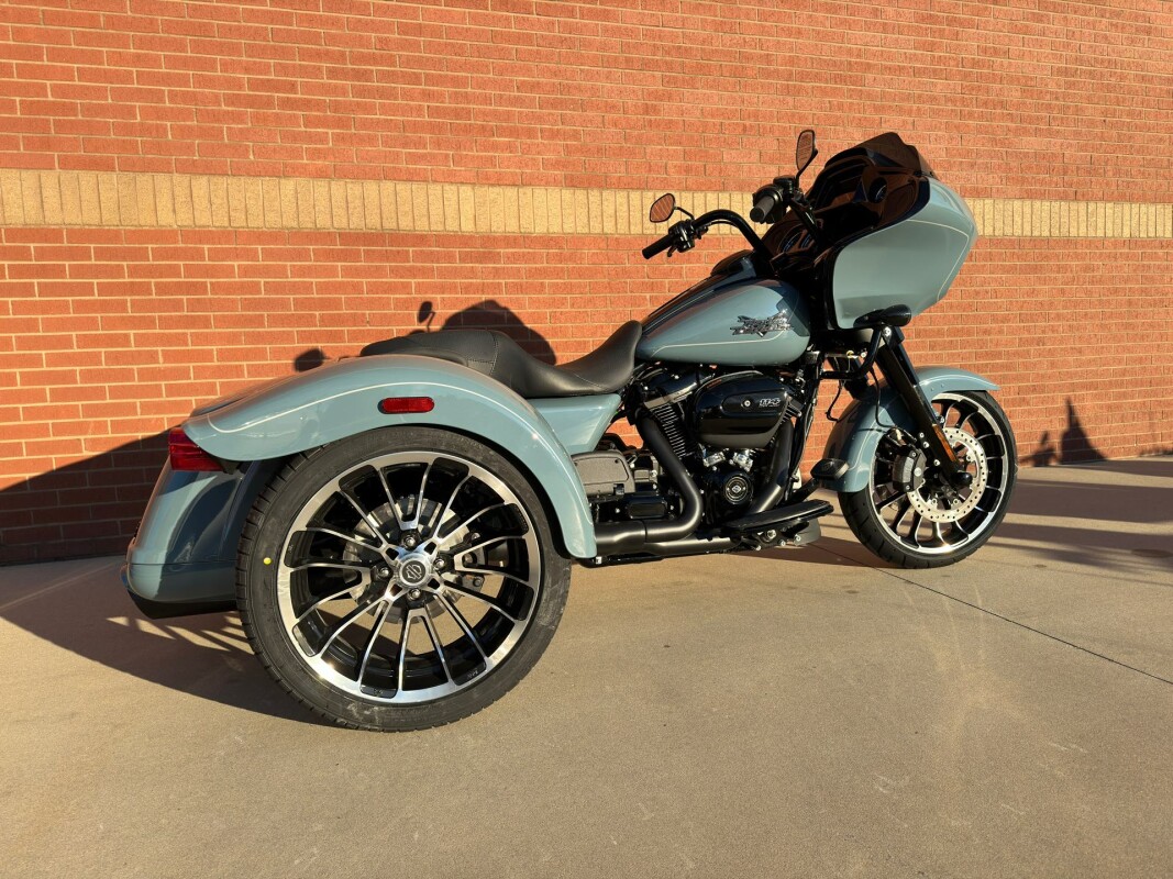 FLTRT 2024 Road Glide 3 - Photo 3