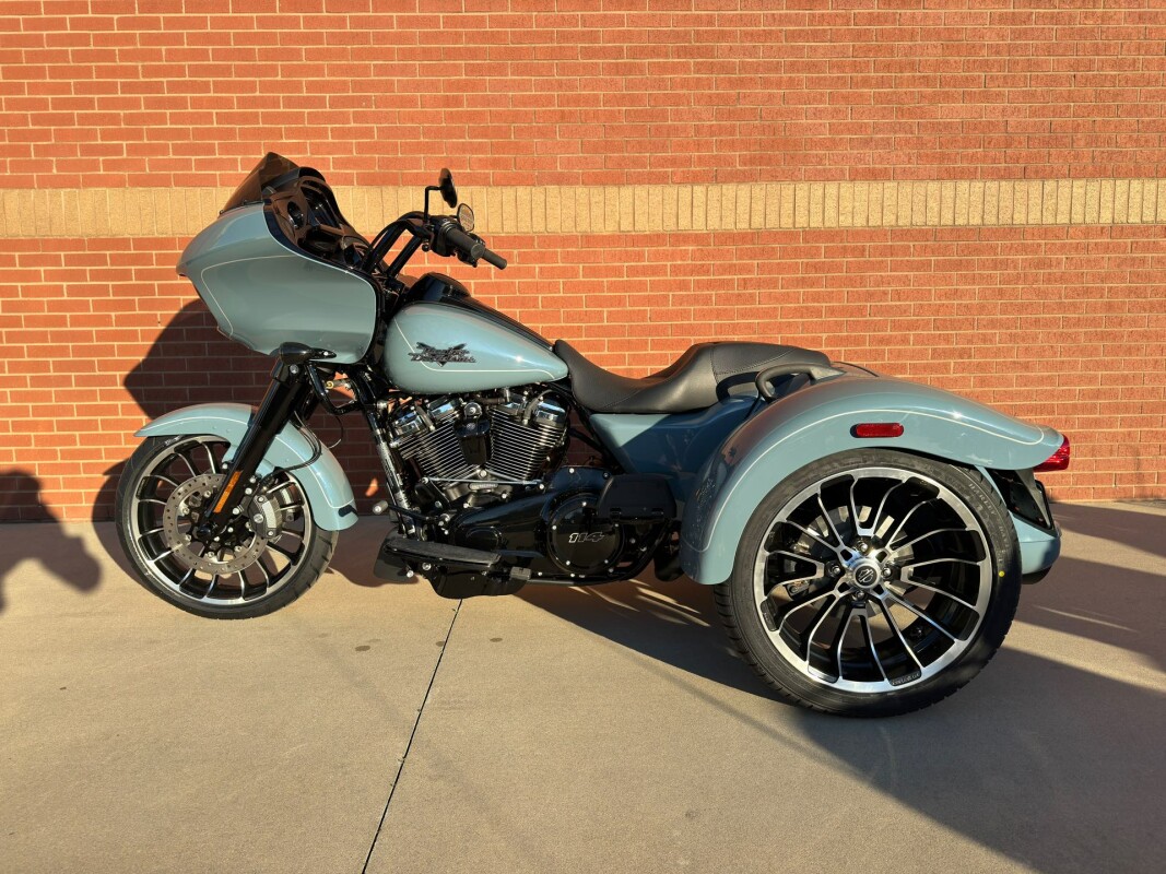 FLTRT 2024 Road Glide 3 - Photo 5