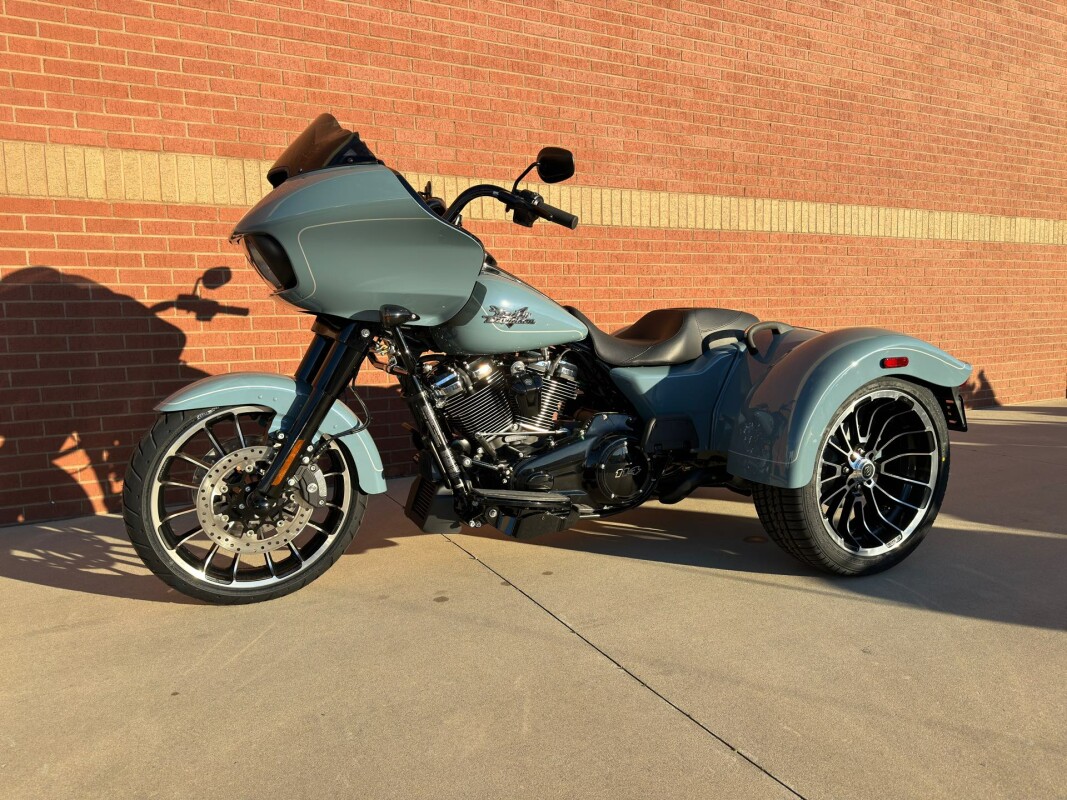 FLTRT 2024 Road Glide 3 - Photo 6