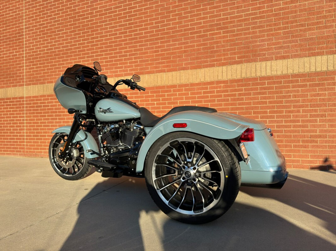 FLTRT 2024 Road Glide 3 - Photo 4
