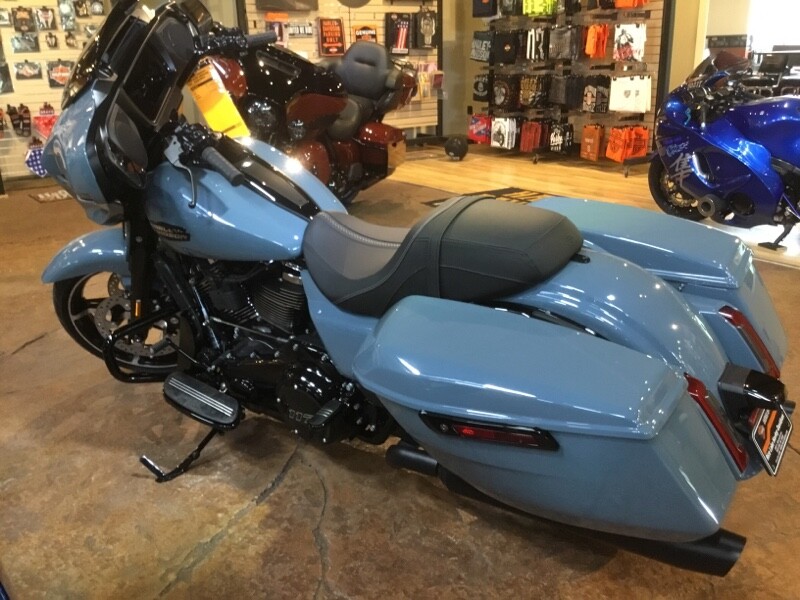 2024 Harley-Davidson Street Glide Sharkskin Blue - Black Finish - Photo 2