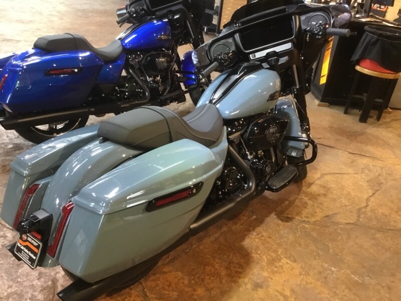 2024 Harley-Davidson Street Glide Sharkskin Blue - Black Finish - Photo 3