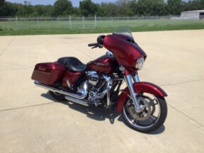 2017 FLHXS Street Glide® Special thumb 1