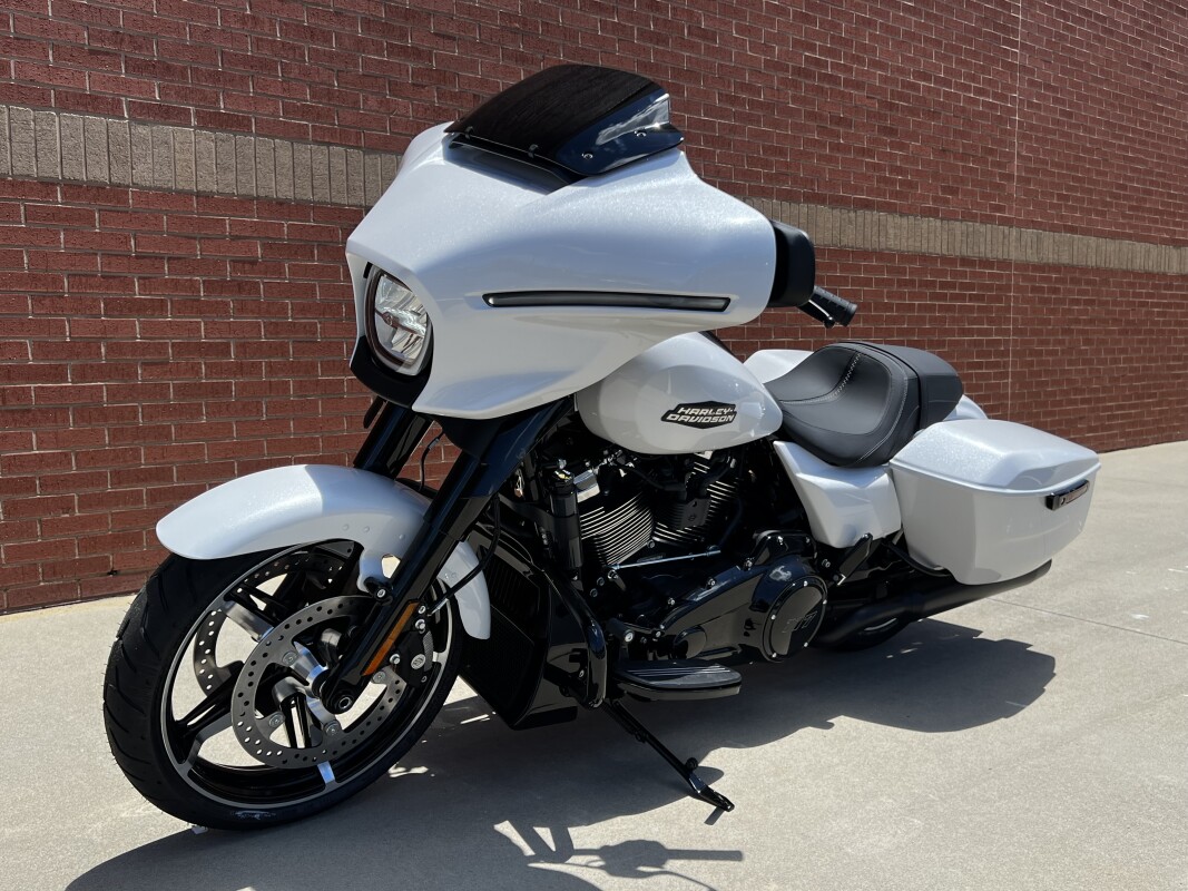 FLHX 2024 Street Glide - Photo 5