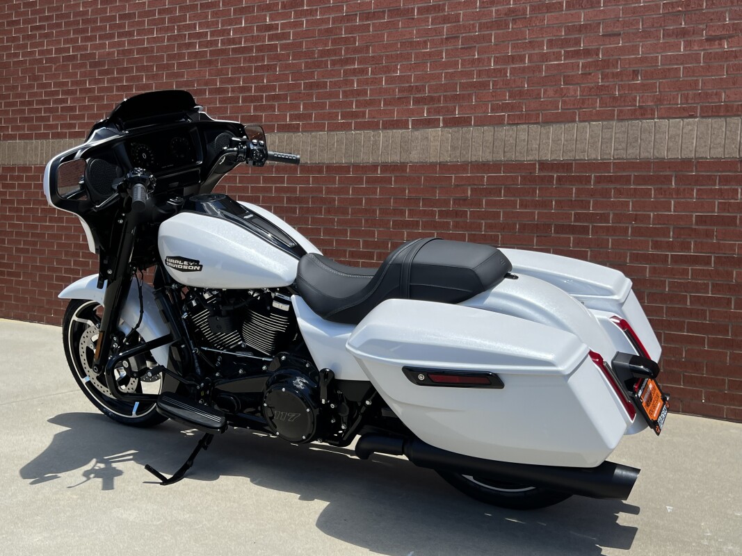 FLHX 2024 Street Glide - Photo 6