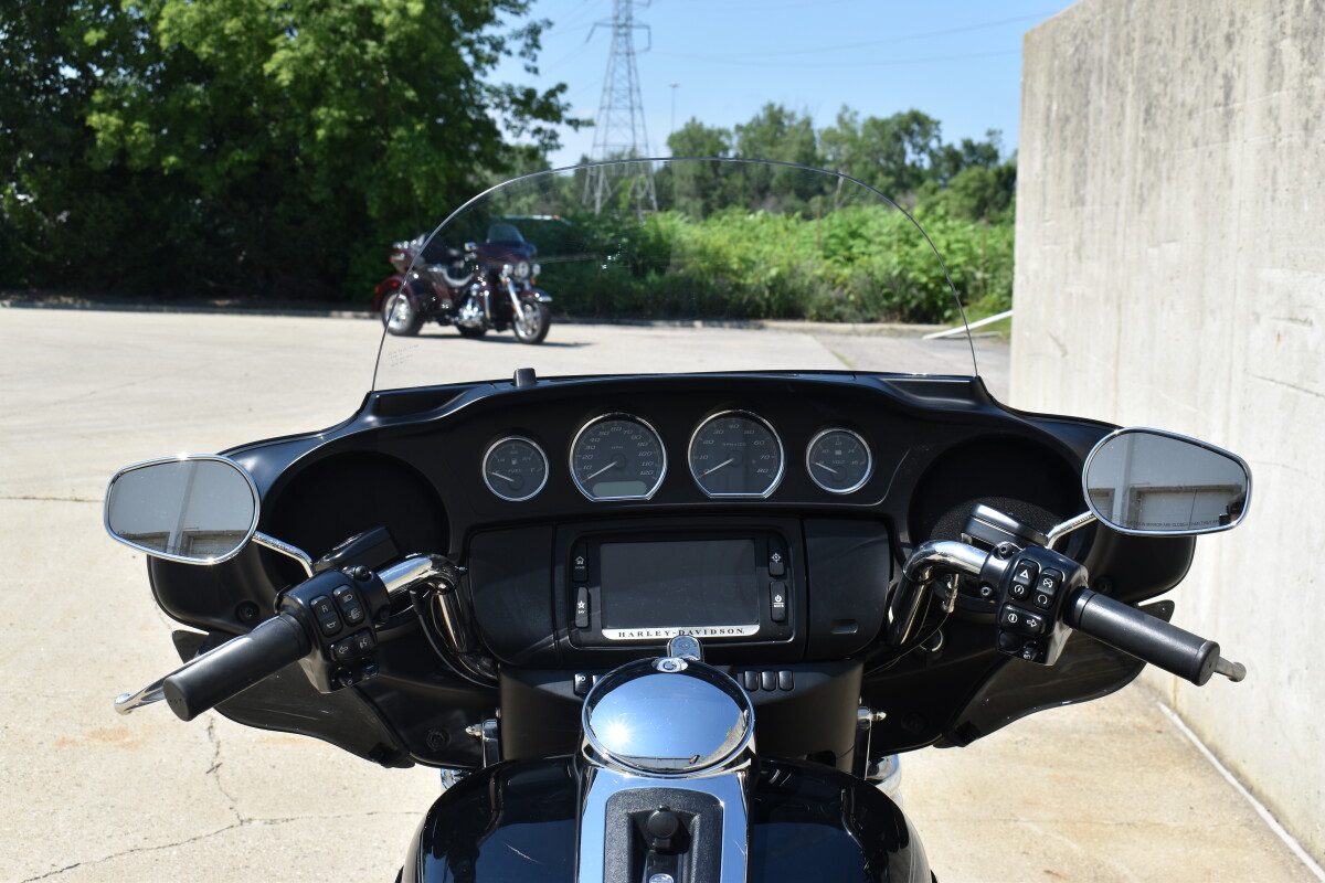 2017 Harley-Davidson Tri Glide Ultra FLHTCUTG - Photo 8