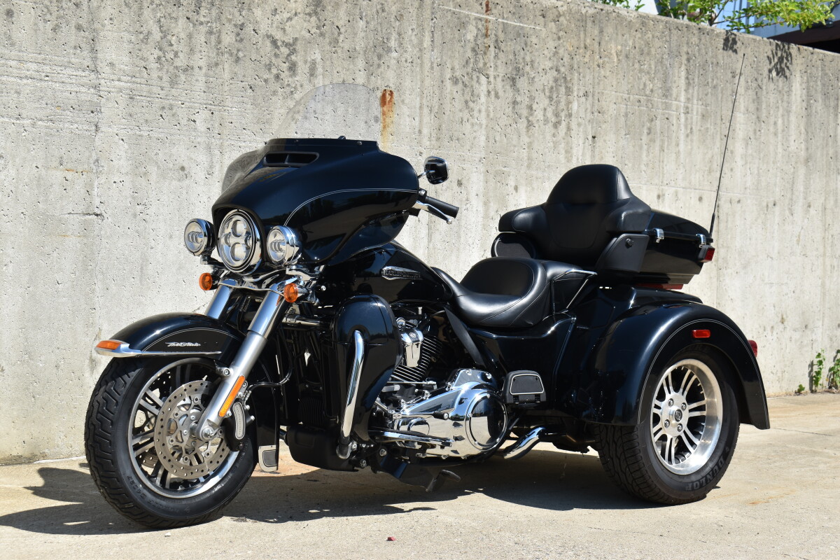 2017 Harley-Davidson Tri Glide Ultra FLHTCUTG - Photo 4