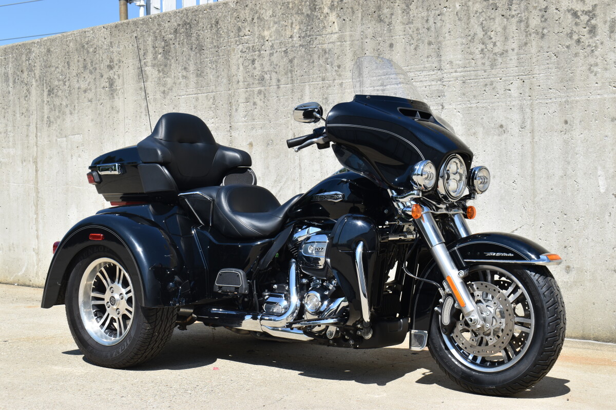 2017 Harley-Davidson Tri Glide Ultra FLHTCUTG - Photo 2