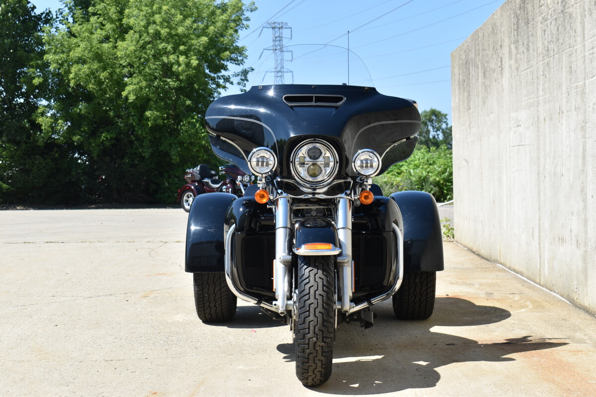 2017 Harley-Davidson Tri Glide Ultra FLHTCUTG - Photo 3