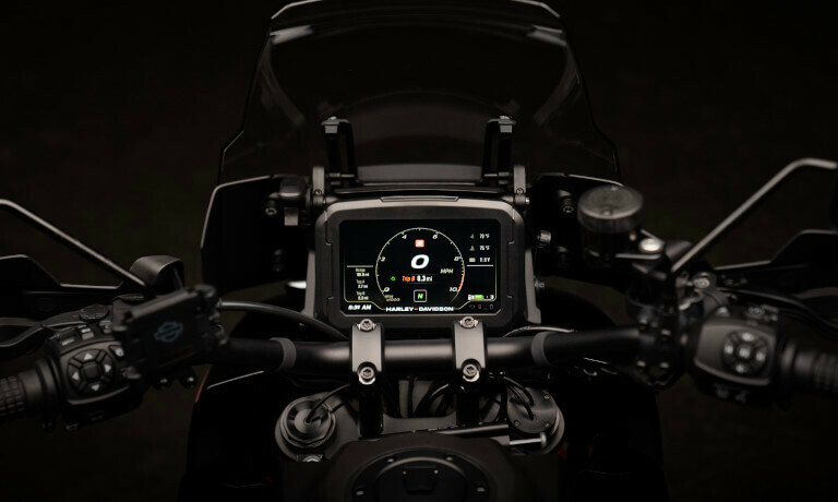 2024 Harley-Davidson CVO Pan America tech and handlebars