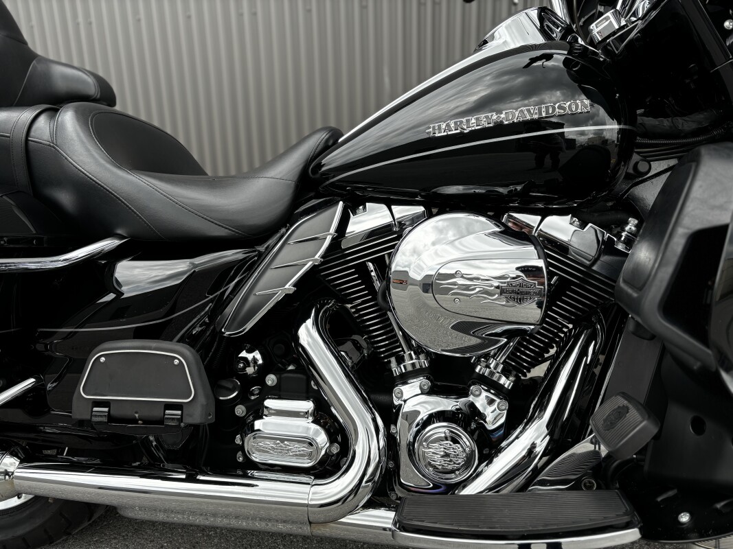 2014 Harley-Davidson Electra Glide Ultra Limited Vivid Black - Photo 2