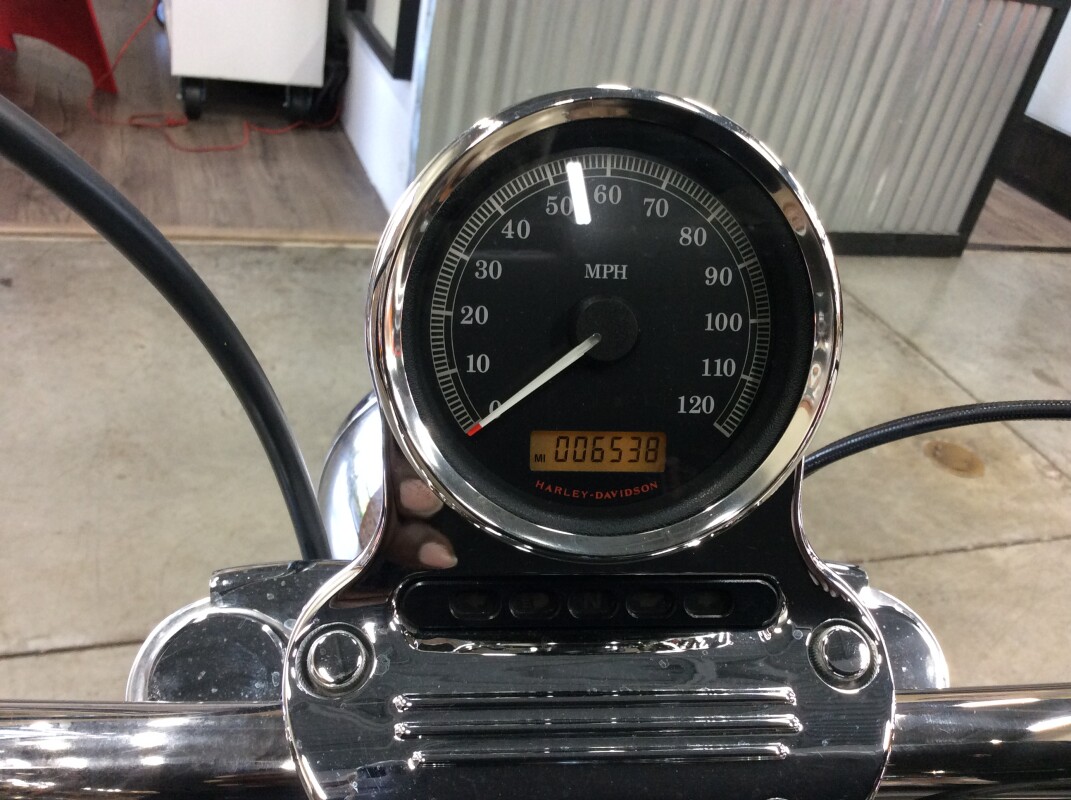 2012 Harley-Davidson® Seventy-Two® XL 1200V, photo 9