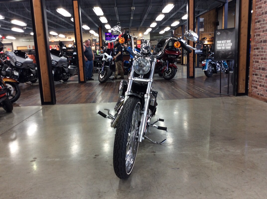 2012 Harley-Davidson® Seventy-Two® XL 1200V, photo 4