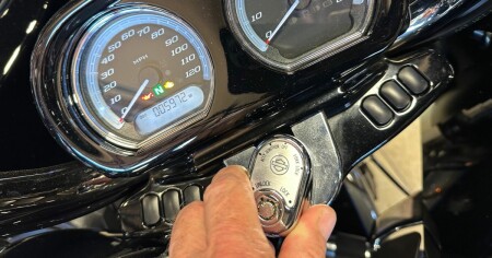 How Do I Put a Harley-Davidson Motorcycle in Transport Mode?