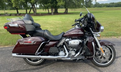 2021 Harley-Davidson<sup>®</sup> Ultra Limited Midnight Crimson